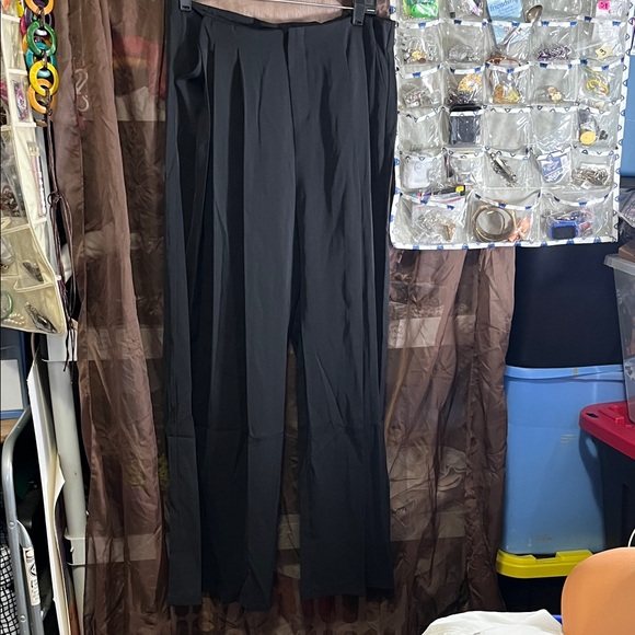 Uoozee Pants - Women's Black Wide-Leg Pleated Trousers